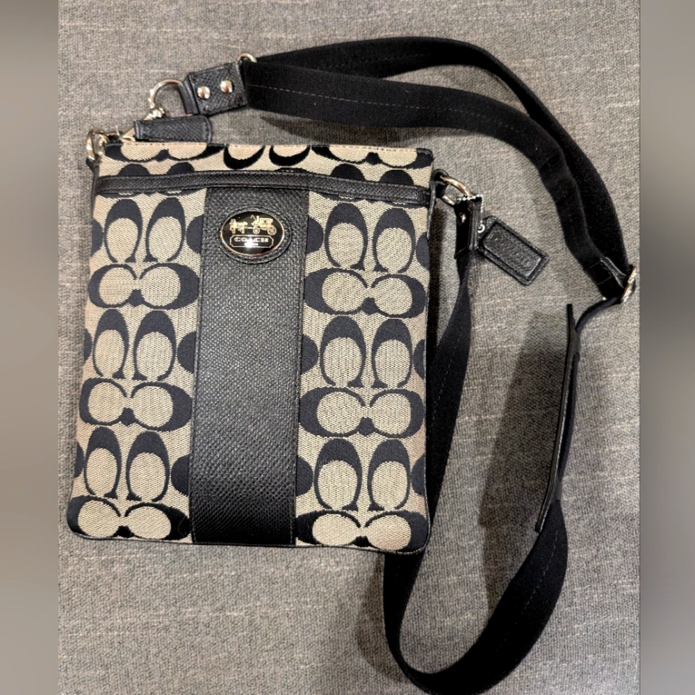 Coach Black/Gray Signature Canvas/Leather Crossbody Bag, EUC, NO CALL OUTS